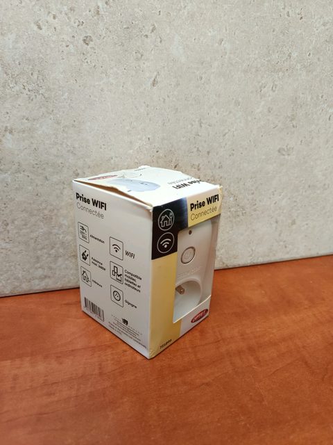 Prise WiFi connectée