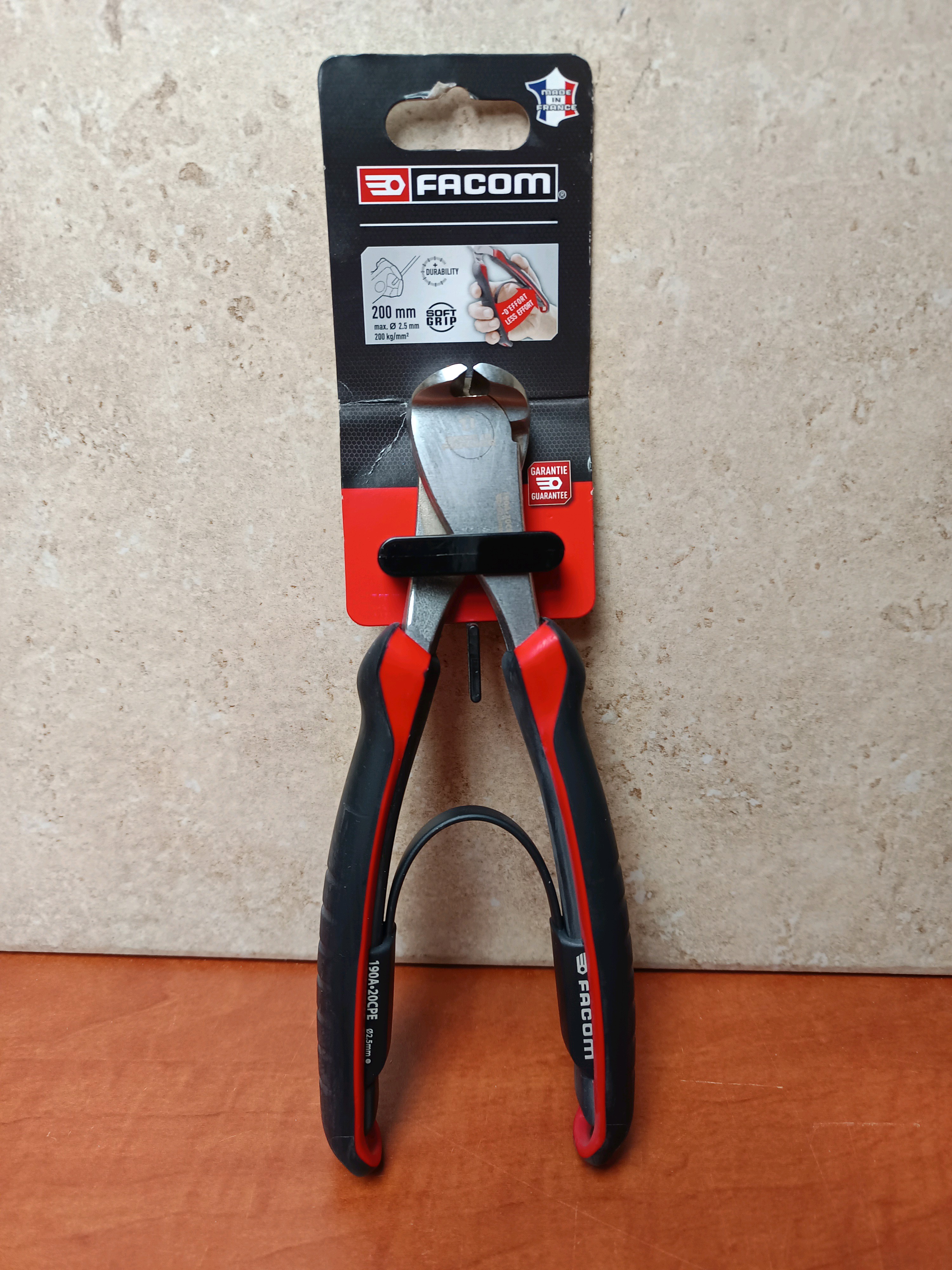 FACOM pince coupante en bout 200 mm