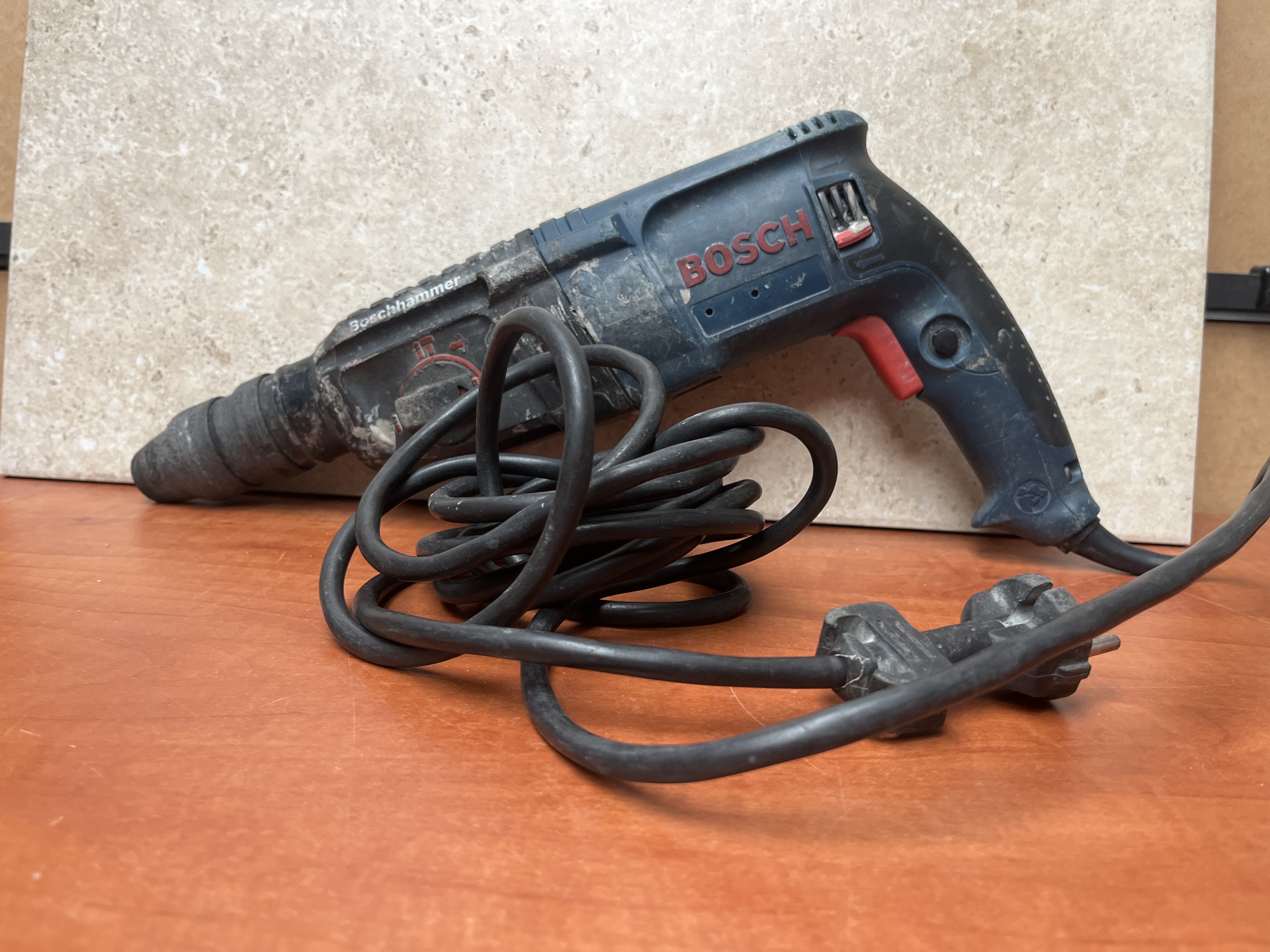 Bosch marteau perforateur filaire (0 611 254 703)