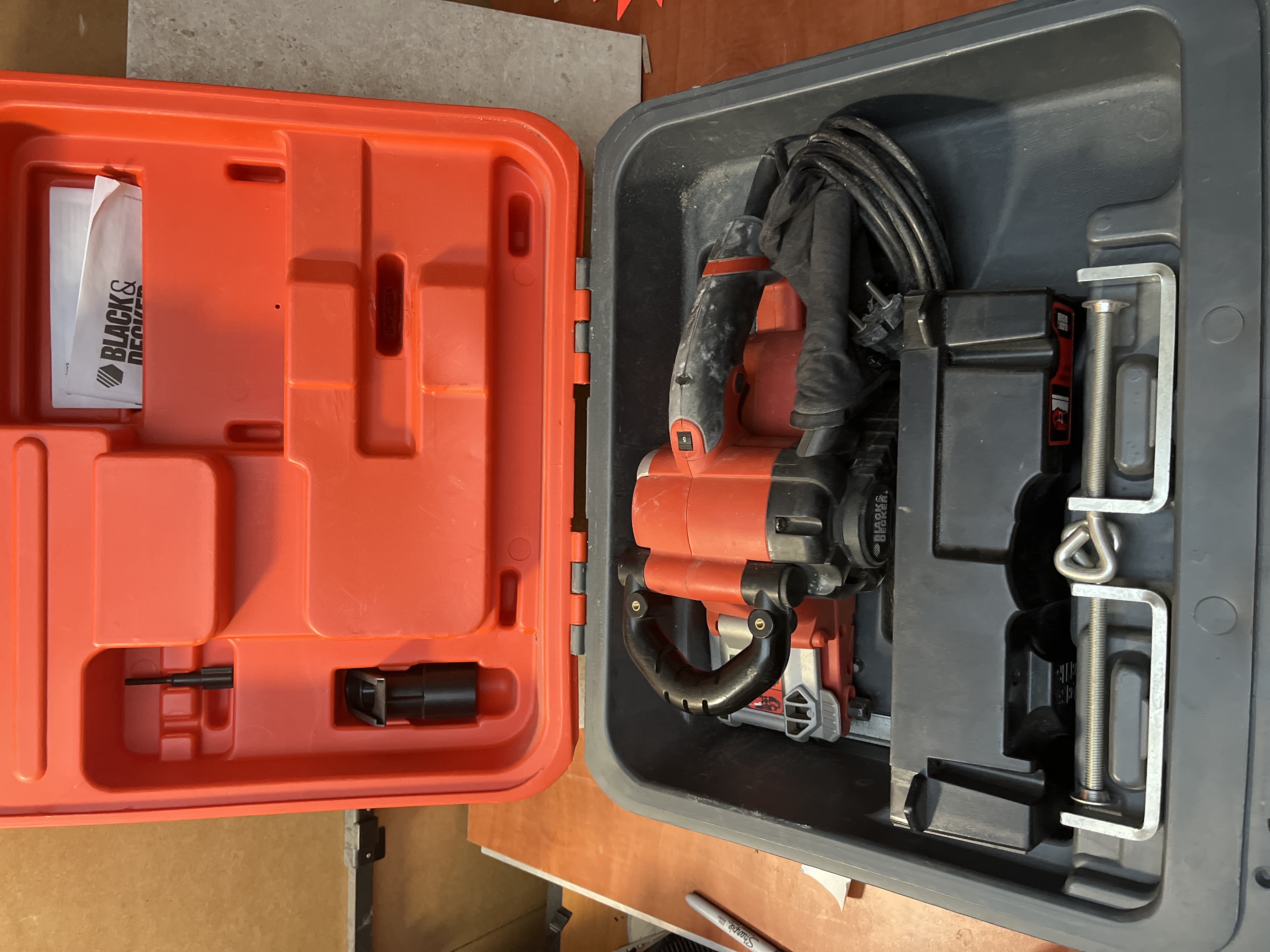Rabot électrique Black & Decker XT
