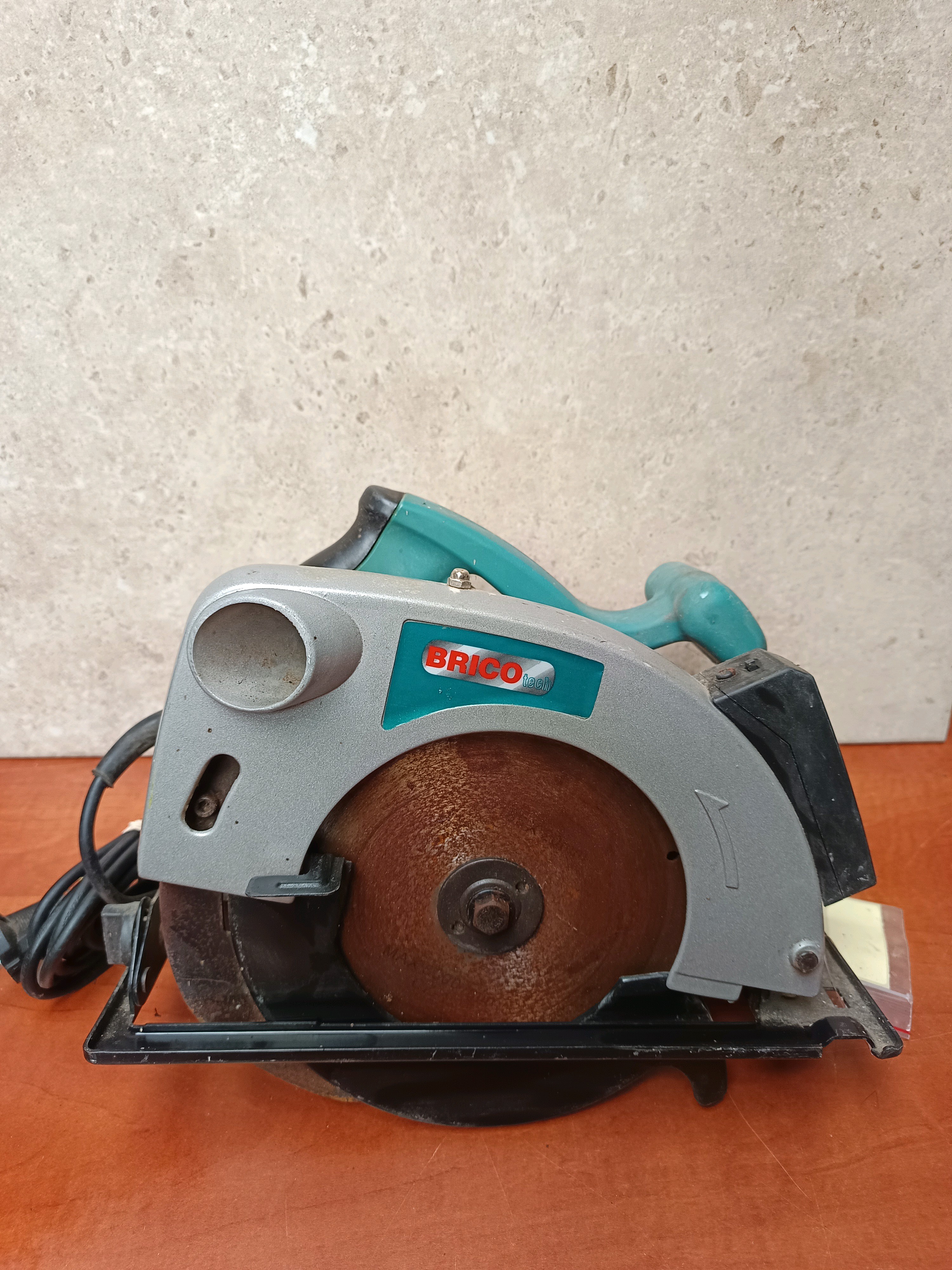 Brico M1Y-BR01-185AJ-1200 scie circulaire à guide laser