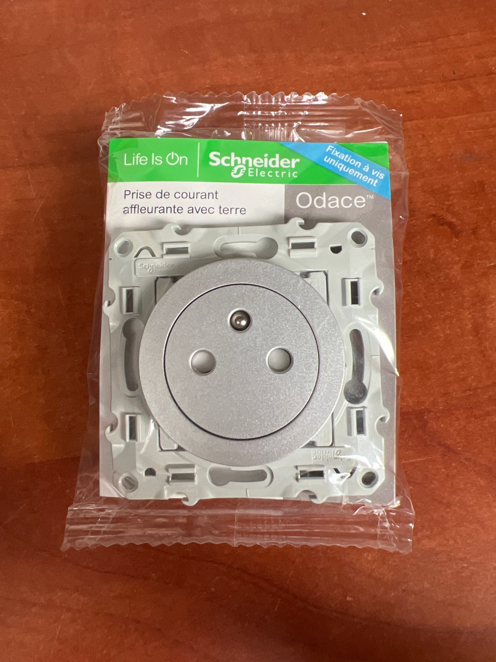 Schneider Electric Odace – Prise de courant affleurante avec terre