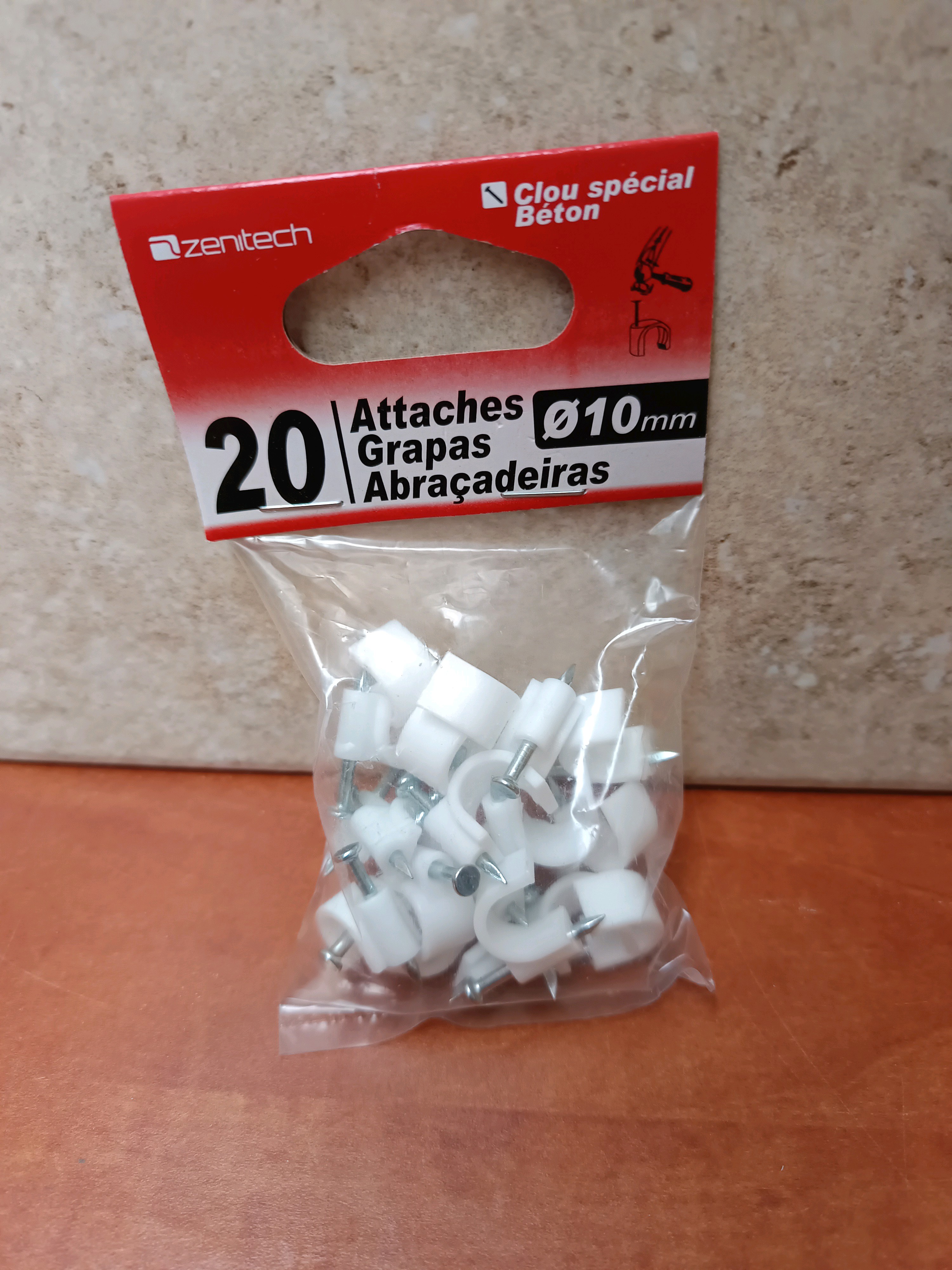 Zenitech attaches câble Ø10 mm à clou spécial béton (sachet de 20)