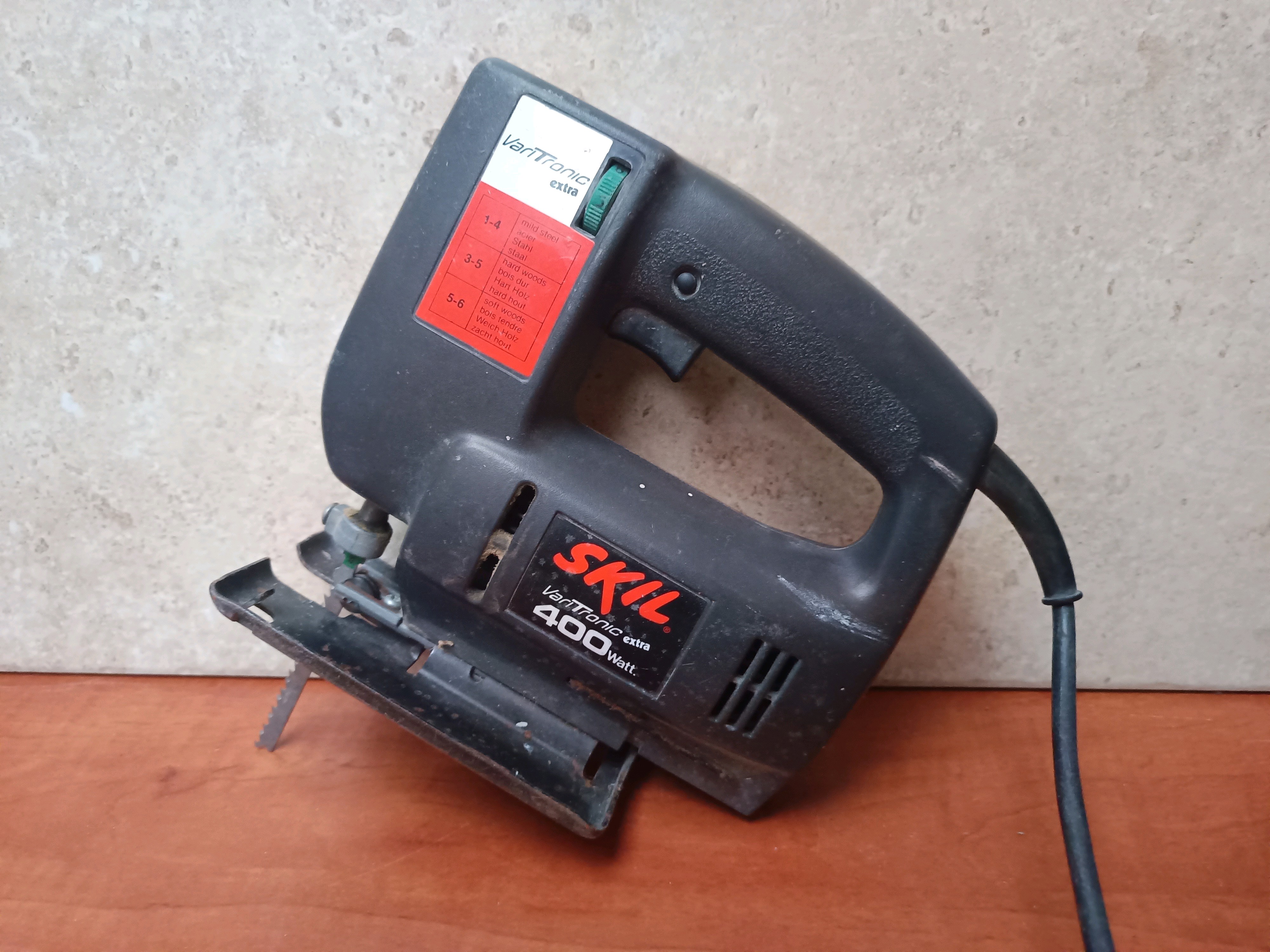 Skil scie sauteuse 400 W (filaire) VARITRONIC