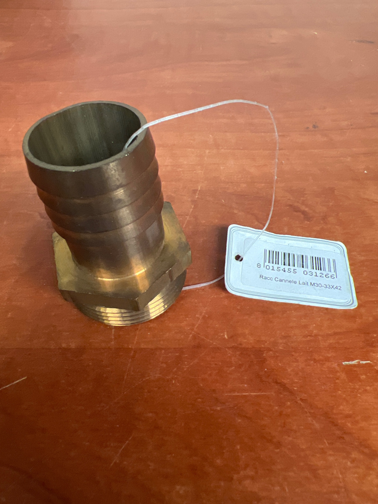 Raccord cannelé en laiton mâle 33x42