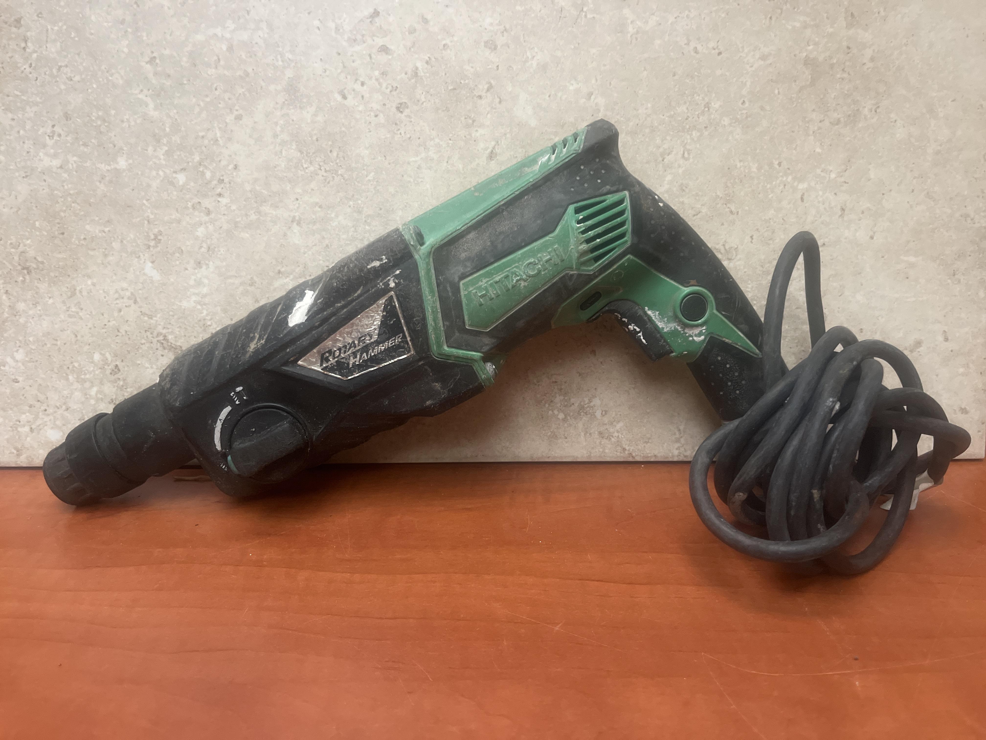 Marteau perforateur filaire Hitachi