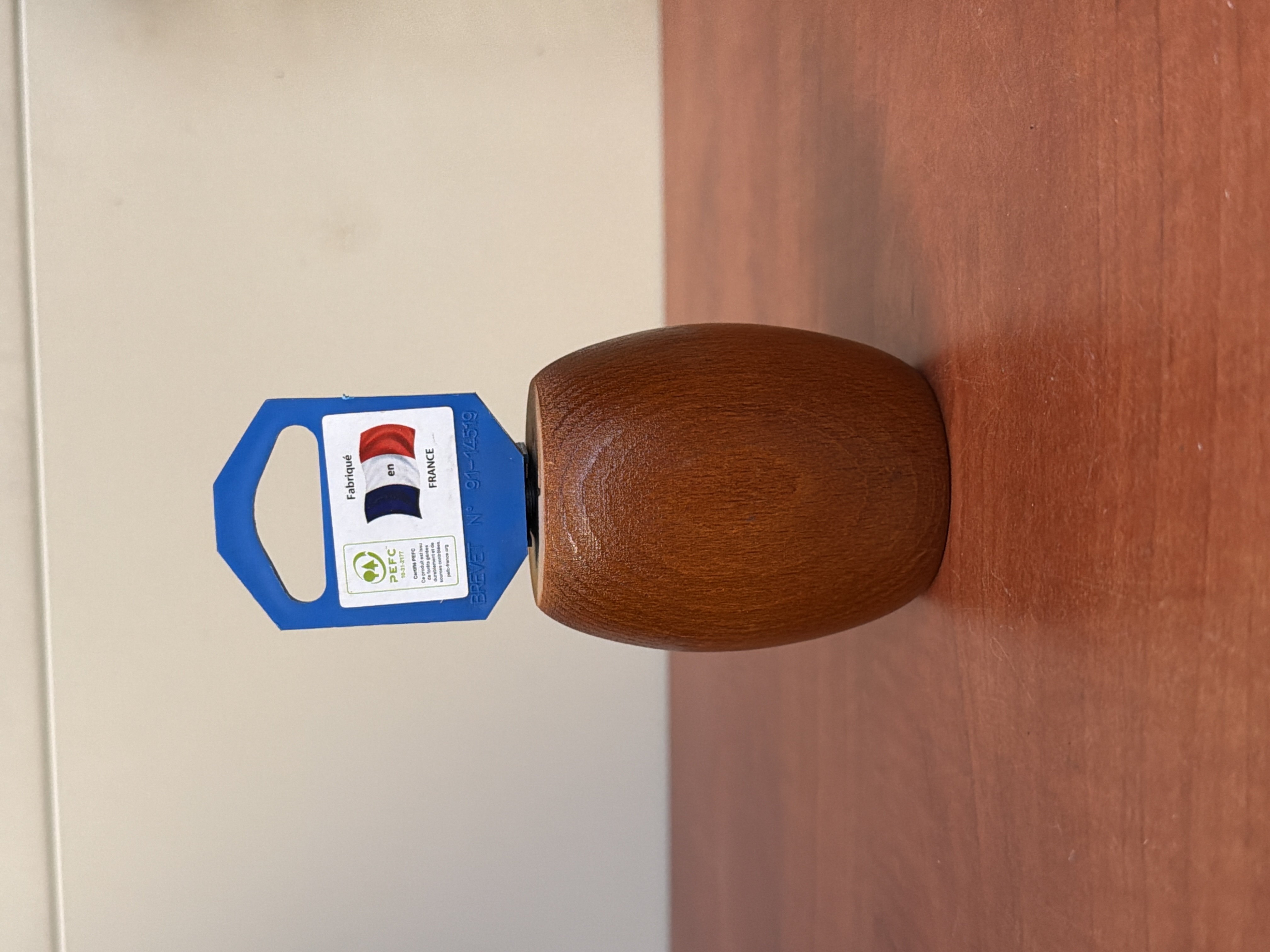 Bouton de meuble ovale en bois