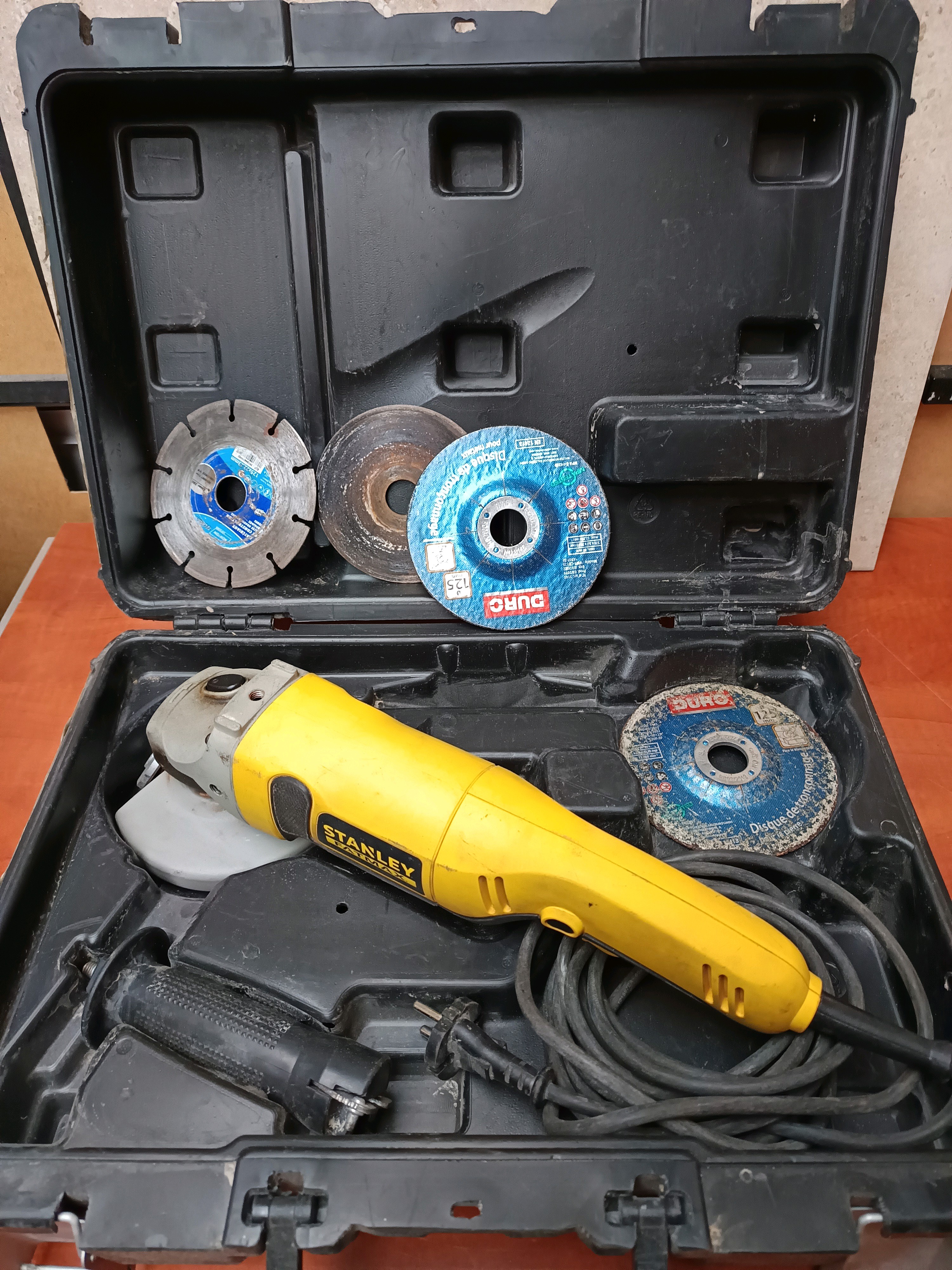 Stanley Fatmax FMEG222 meuleuse d’angle 125 mm 1200 W avec coffret et disques