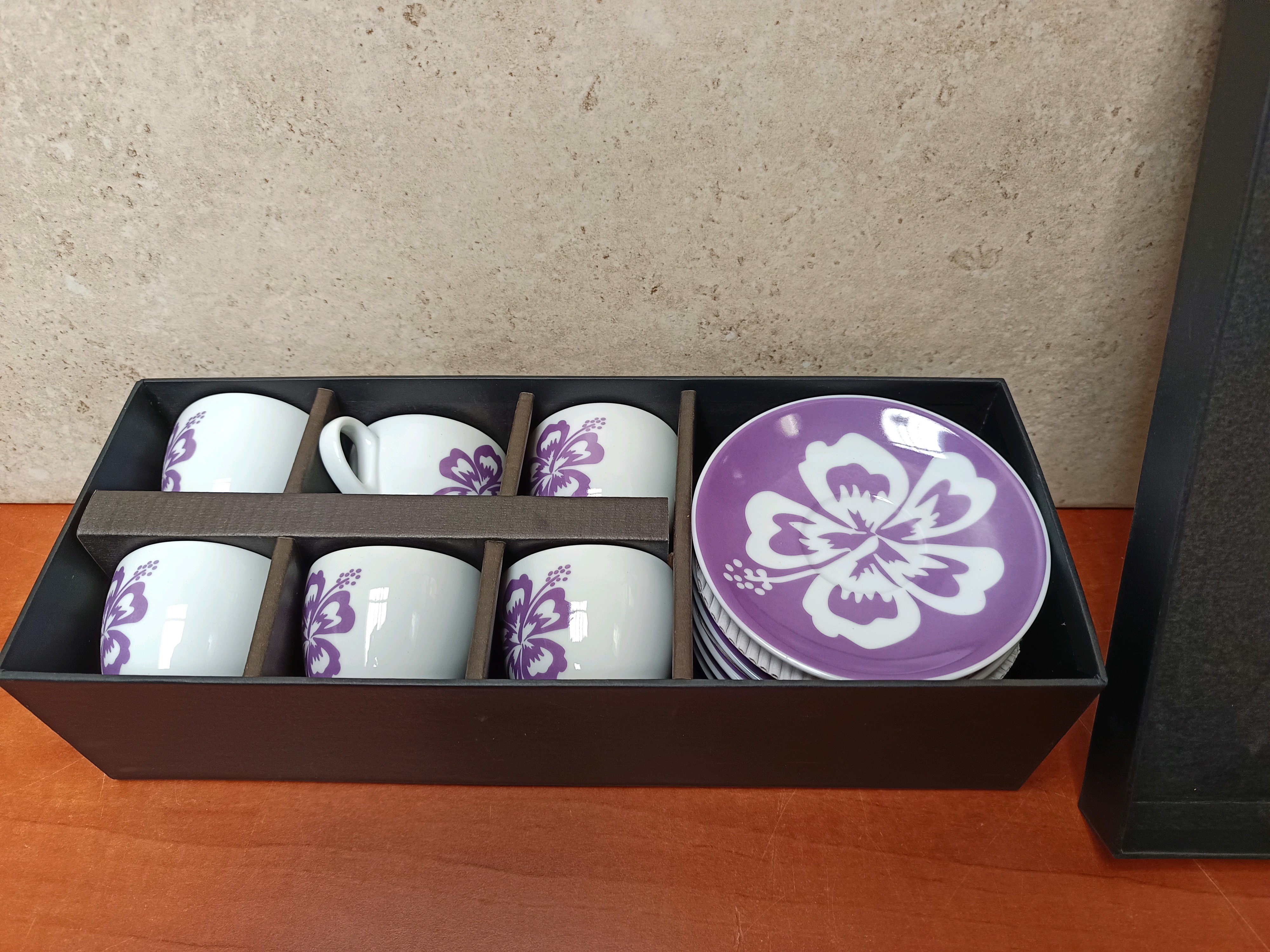 Coffret 4 tasses espresso avec sous-tasses motif floral violet