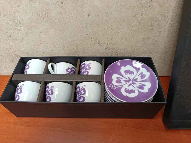 Coffret 4 tasses espresso avec sous-tasses motif floral violet