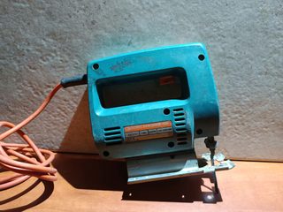 Scie sauteuse électrique filaire (avec lame)