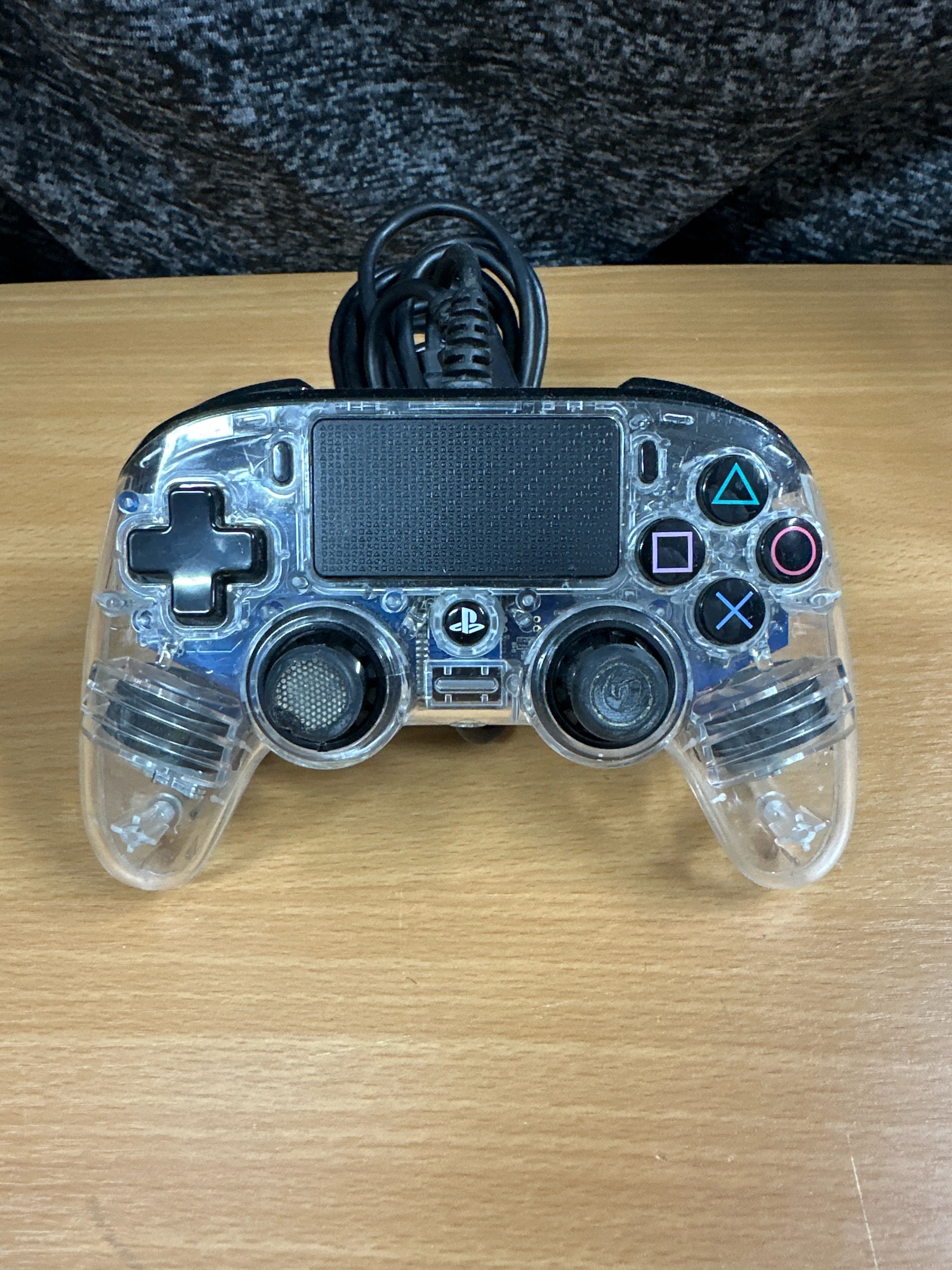 Manette PS4 filaire transparente avec pavé tactile