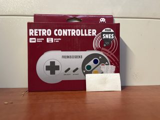 Freaks & Geeks Retro Controller pour SNES (manette filaire)