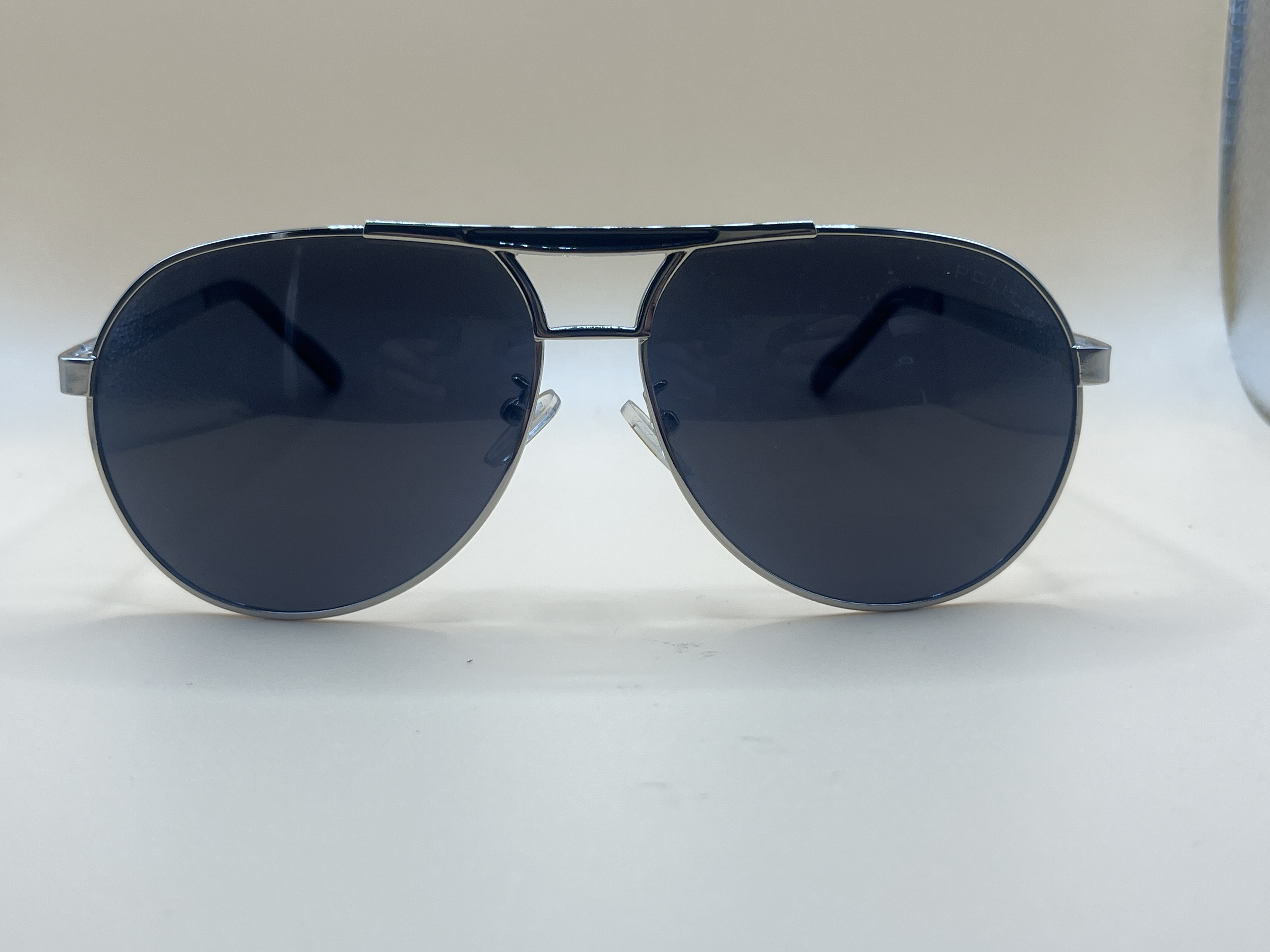 Lunettes de soleil aviateur à monture métal et verres noirs
