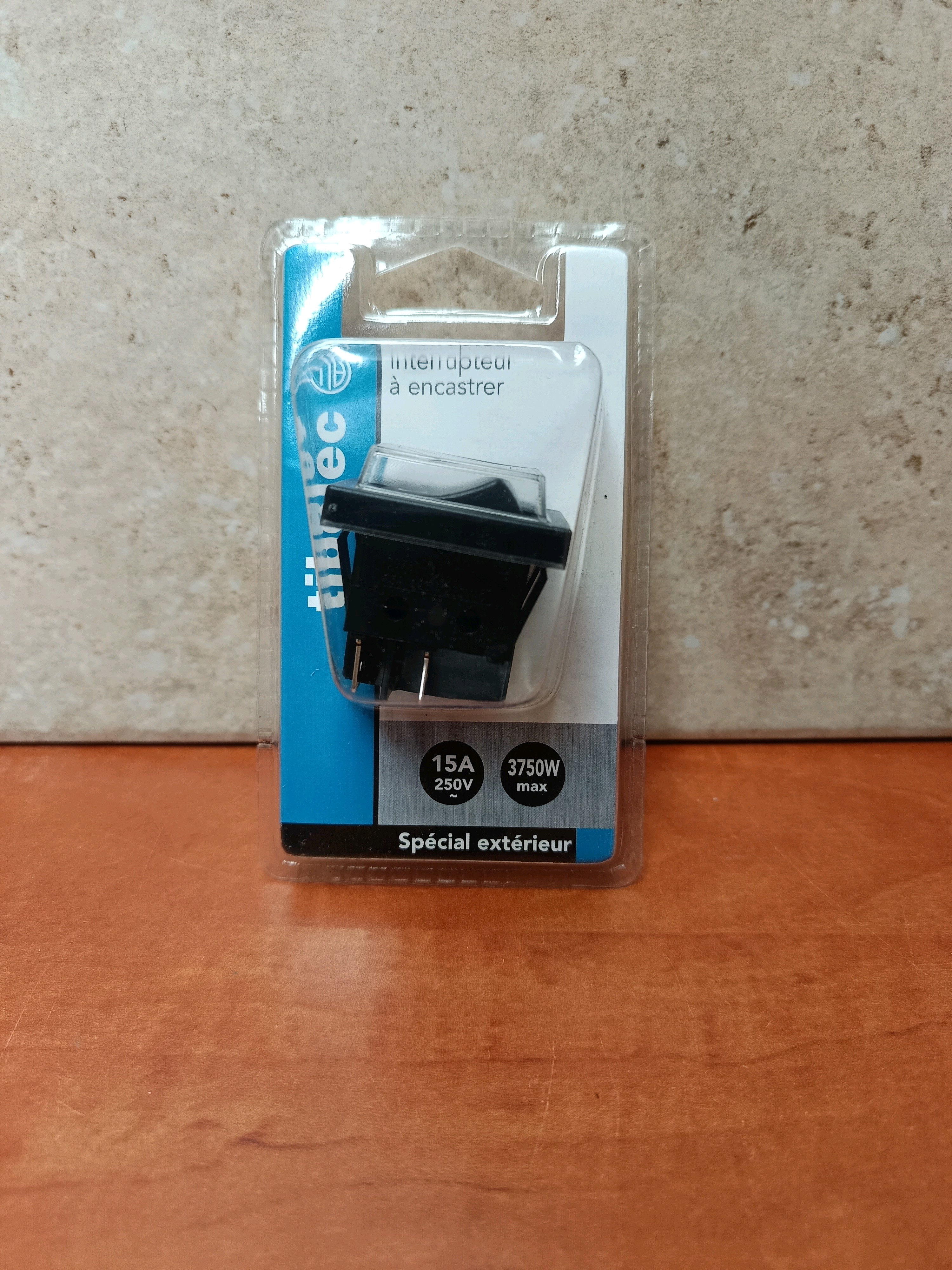 Interrupteur à encastrer 15A 250V (3750W) – spécial extérieur