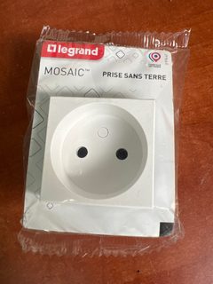 Legrand Mosaic prise sans terre
