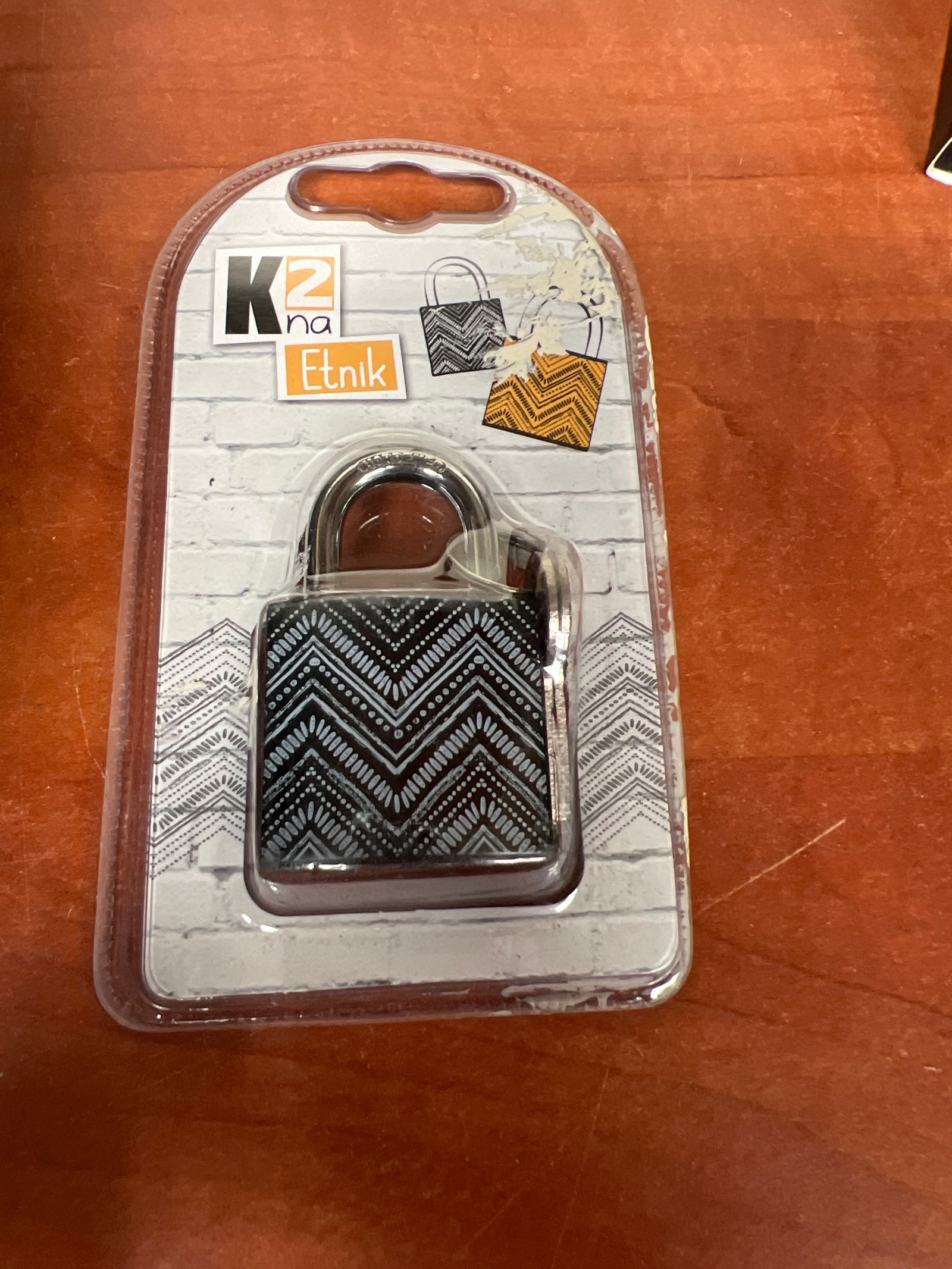 Cadenas à clé K2na Etnik motif chevrons noir
