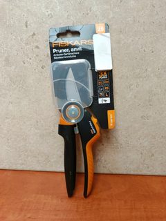 Fiskars Sécateur à enclume (Pruner, anvil)