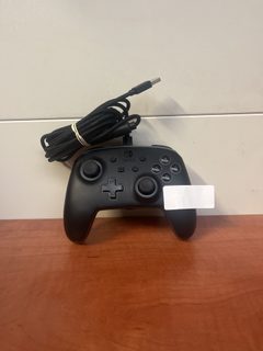 Manette Nintendo Switch + câble USB-C