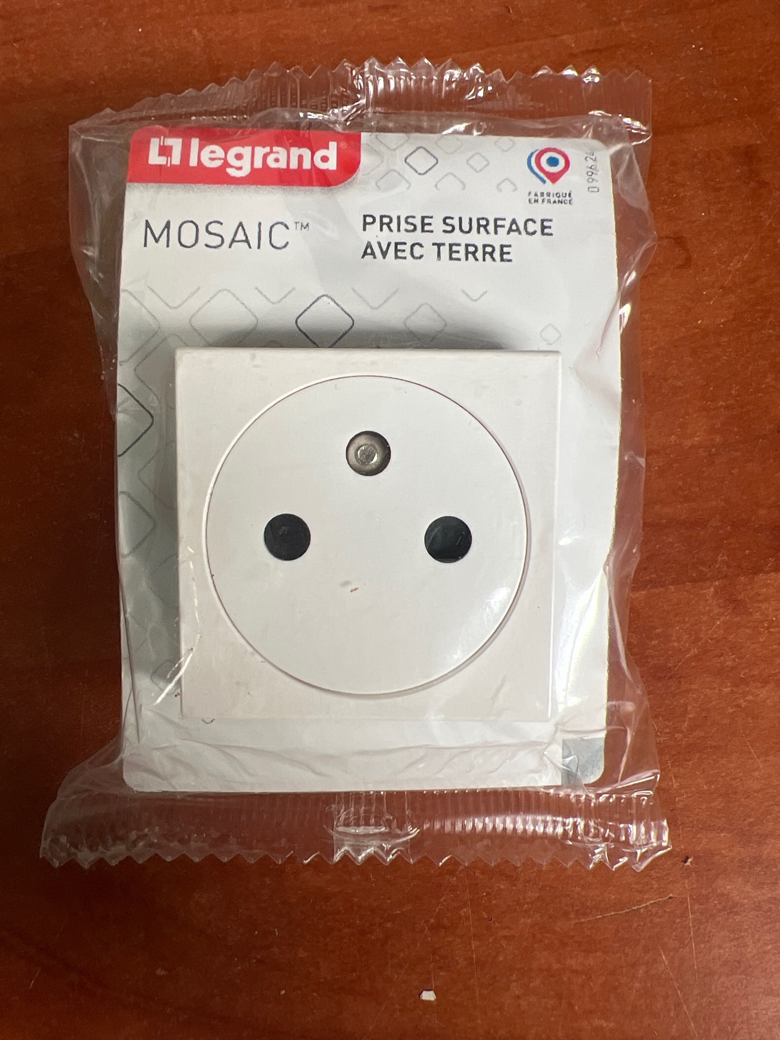Legrand Mosaic - Prise de surface avec terre