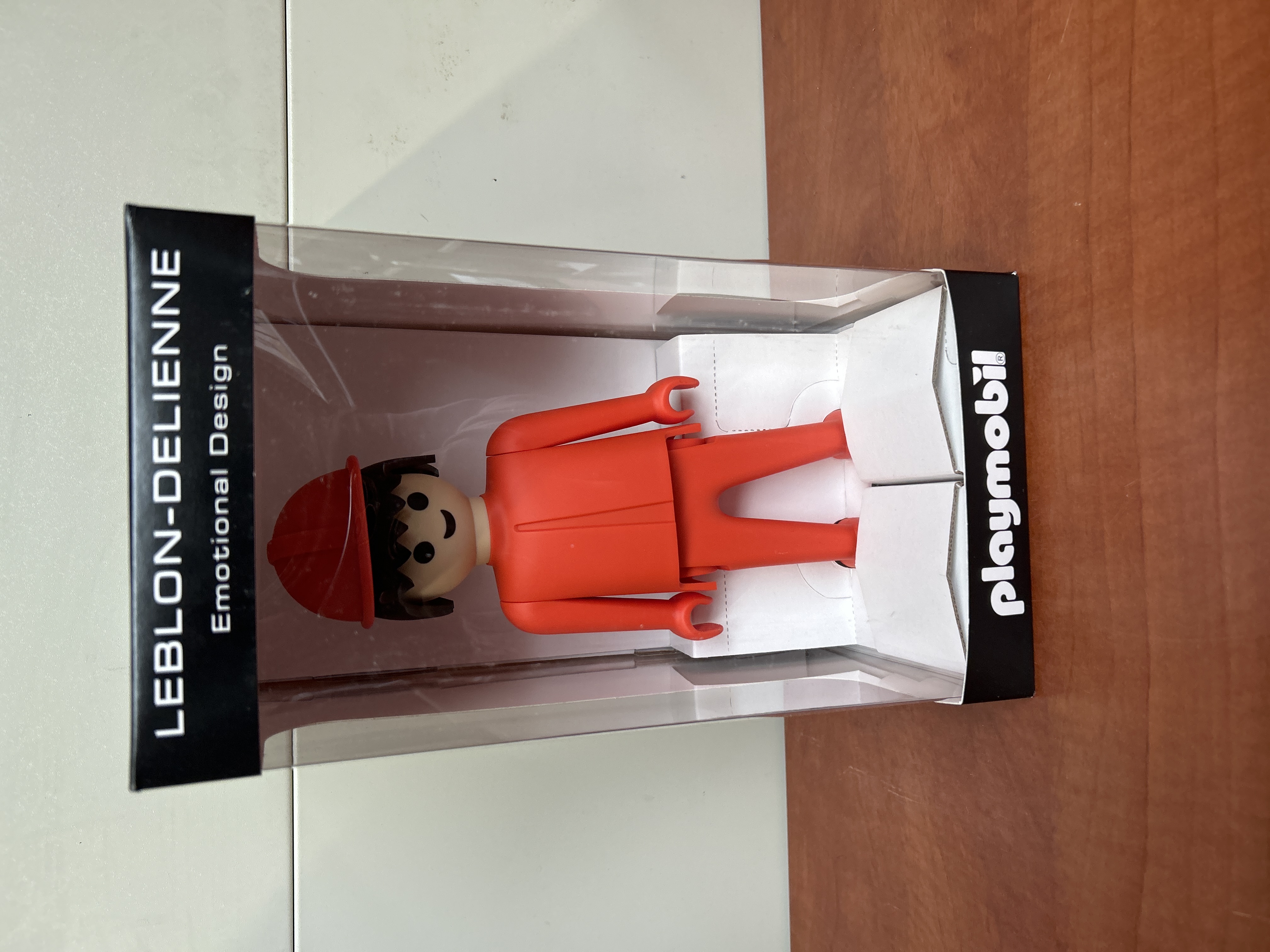 Leblon-Delienne x Playmobil - Figurine design rouge