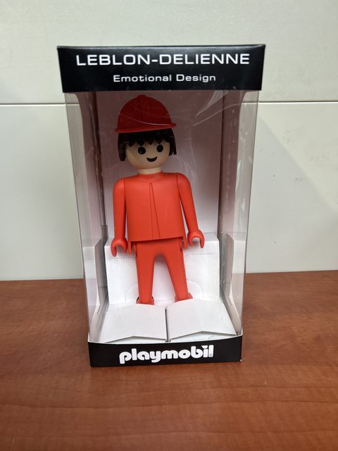 Leblon-Delienne x Playmobil - Figurine design rouge