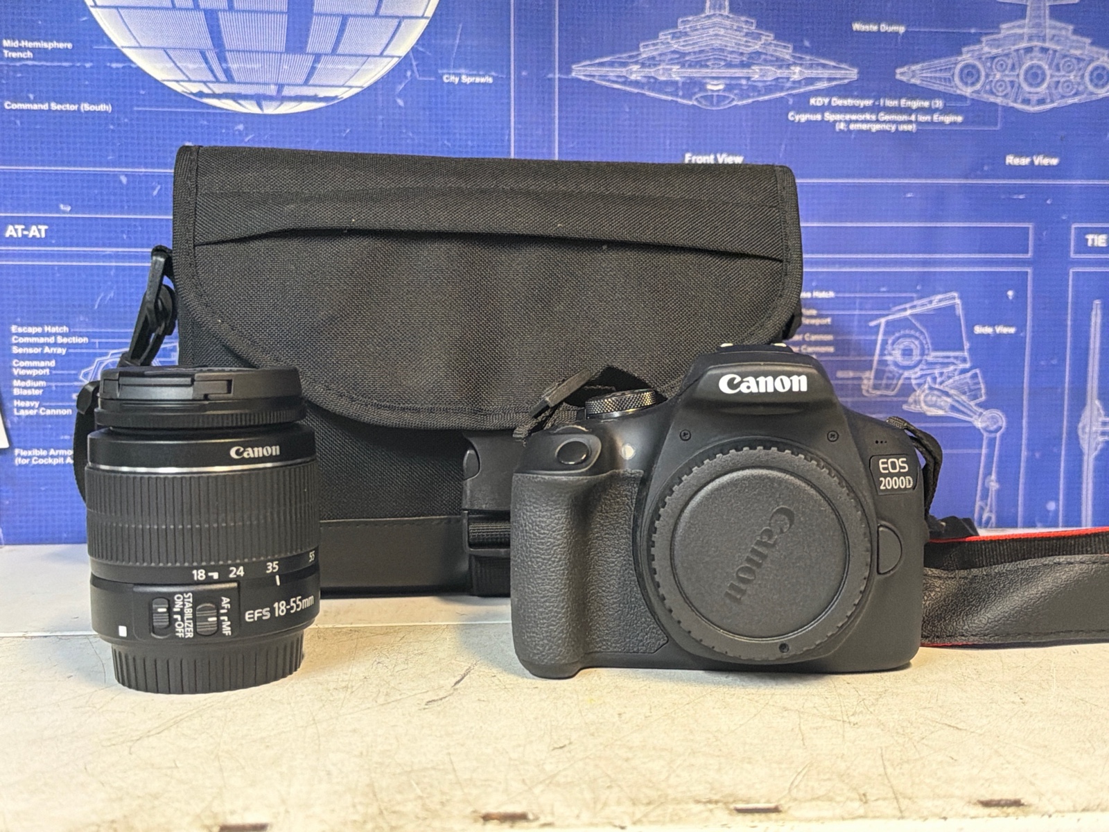 Canon EOS 2000D + objectif EF-S 18-55mm IS