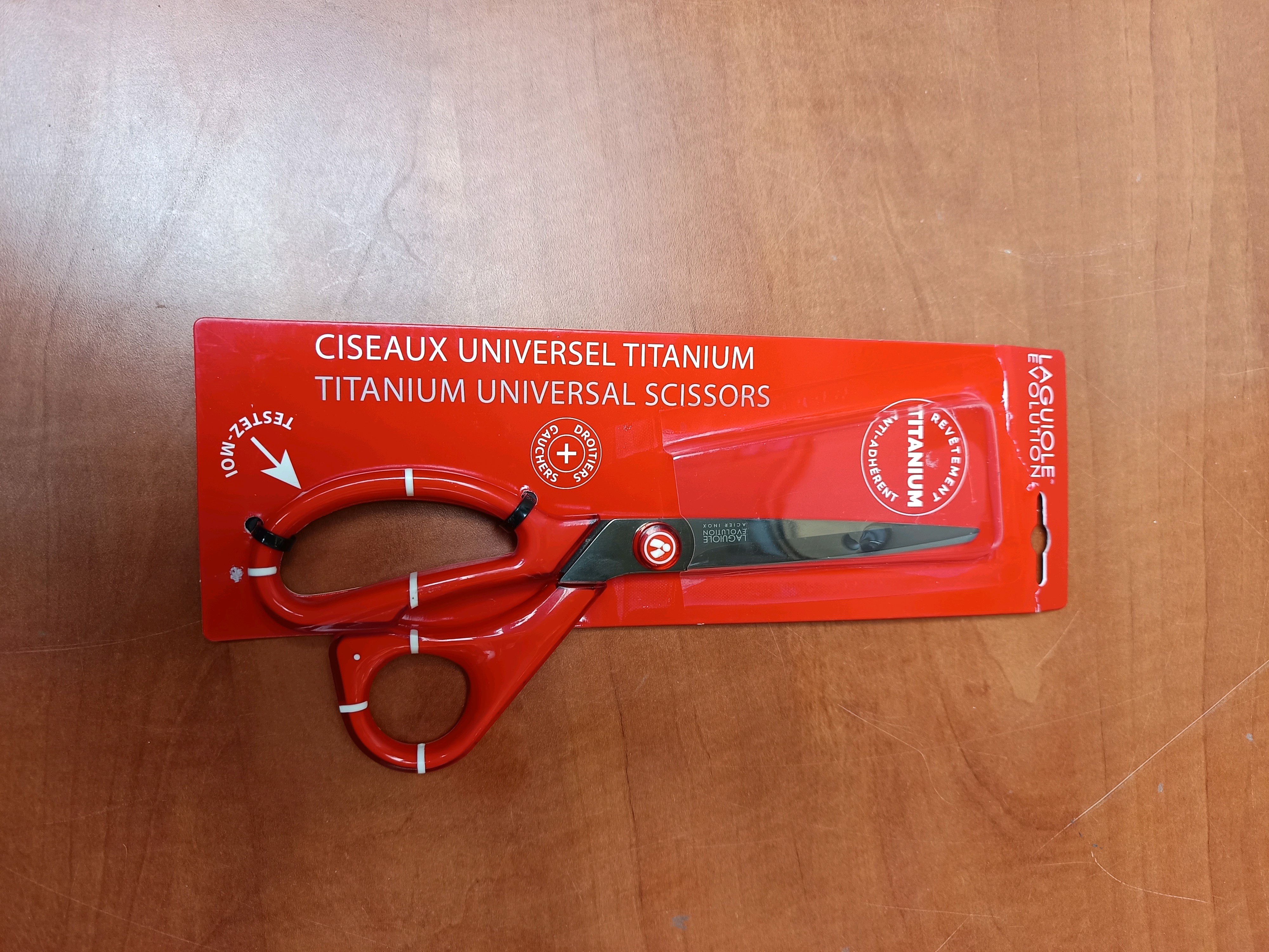 Ciseaux Universal Titanium – Titanium Universal Scissors (poignée rouge)