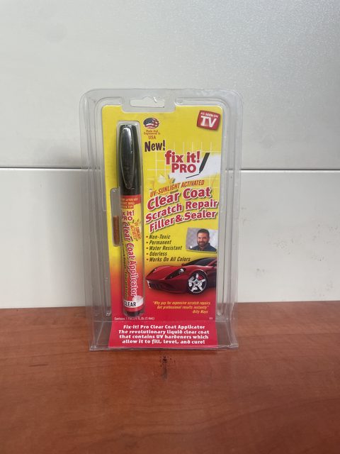Fix It! Pro Clear Coat Scratch Repair Filler & Sealer (stylo réparation rayures auto)