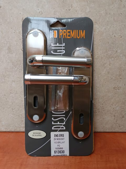 DT Premium ERIS – Ensemble de poignées de porte sur plaque nickelé