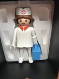 Figurine infirmière en boîte avec valisette bleue — photo 2