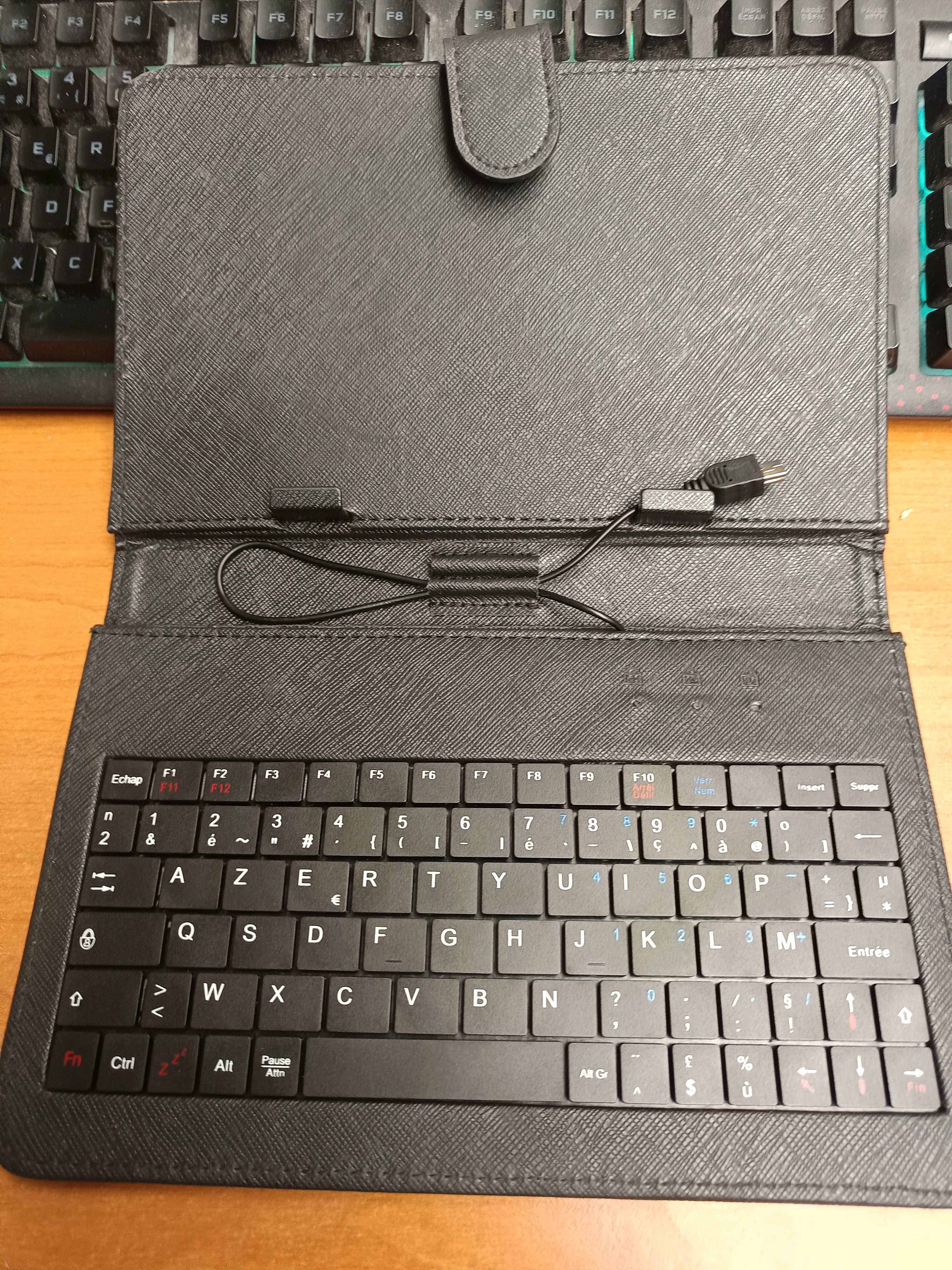 Étui-clavier AZERTY pour tablette, connexion micro-USB