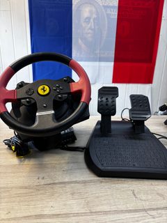 Thrustmaster T150 Ferrari - Volant + pédalier pour PS4/PS3