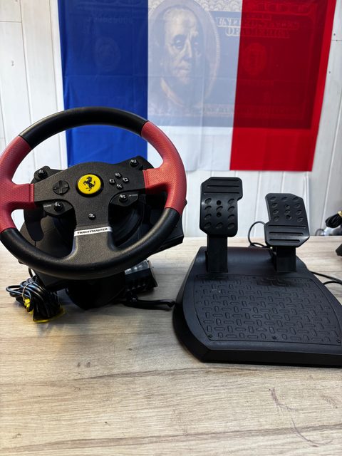 Thrustmaster T150 Ferrari - Volant + pédalier pour PS4/PS3