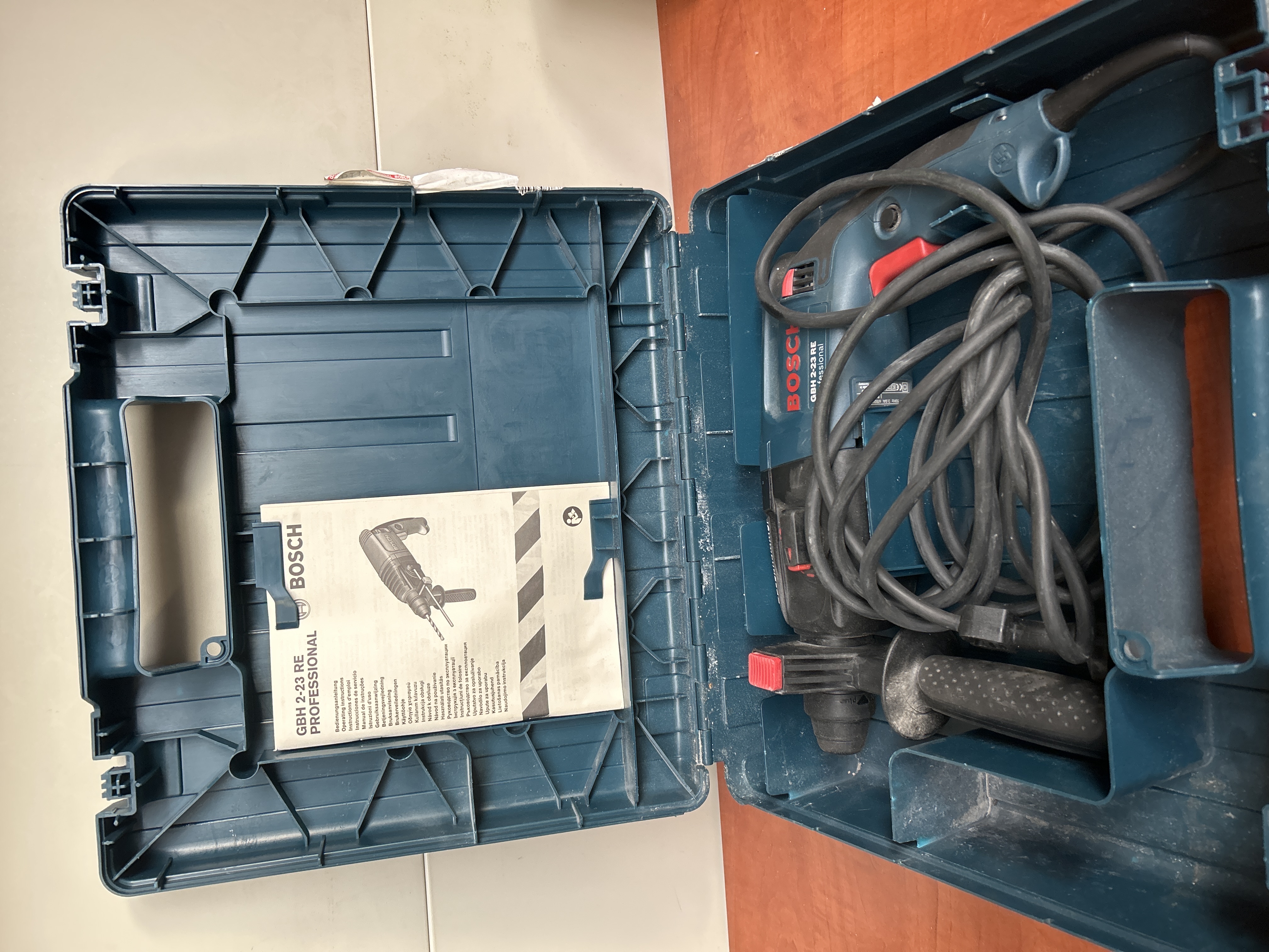 Marteau perforateur filaire Bosch GBH 2-23 RE avec coffret