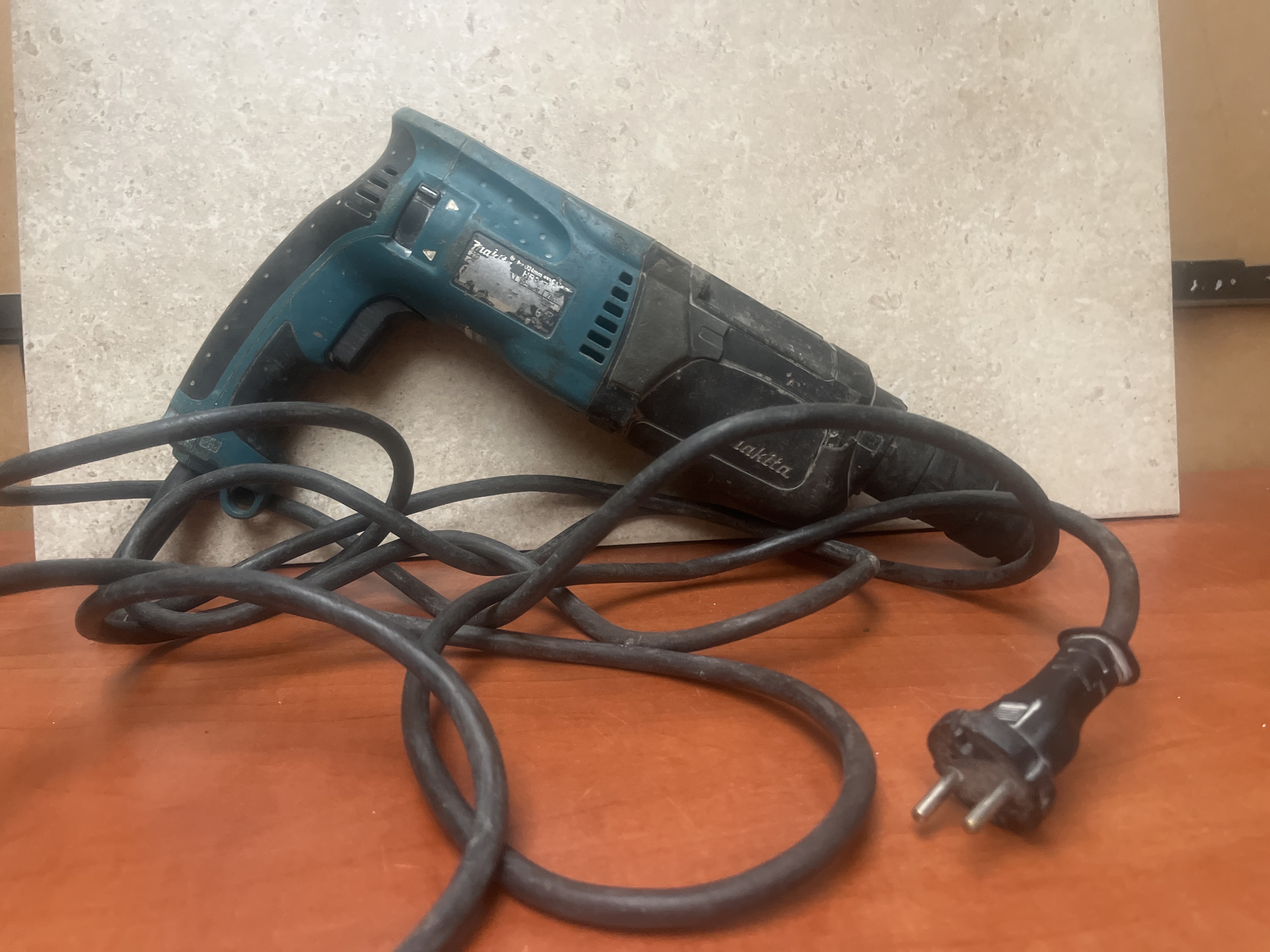 Perceuse filaire Makita