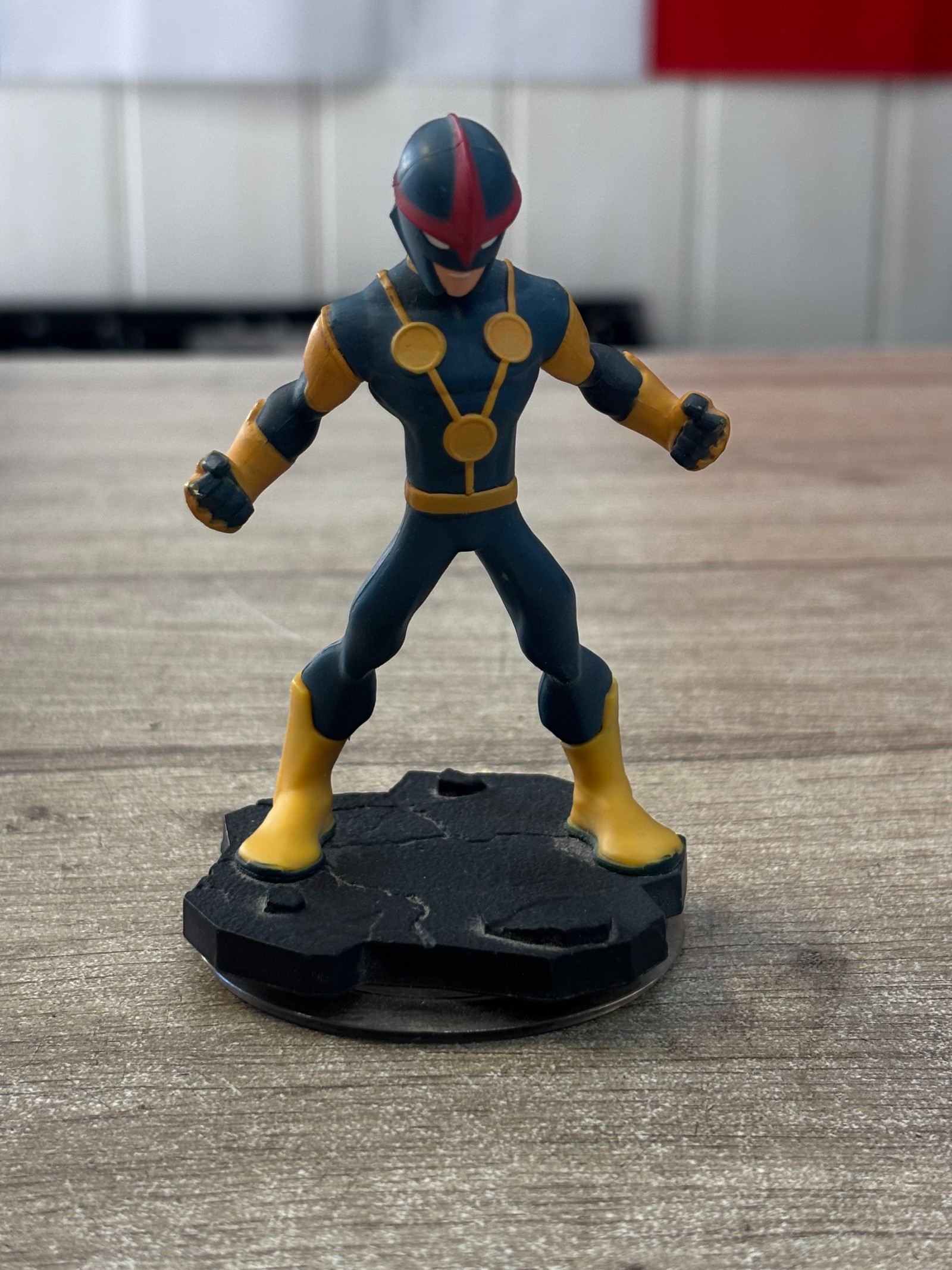 Figurine Nova (Marvel) sur socle