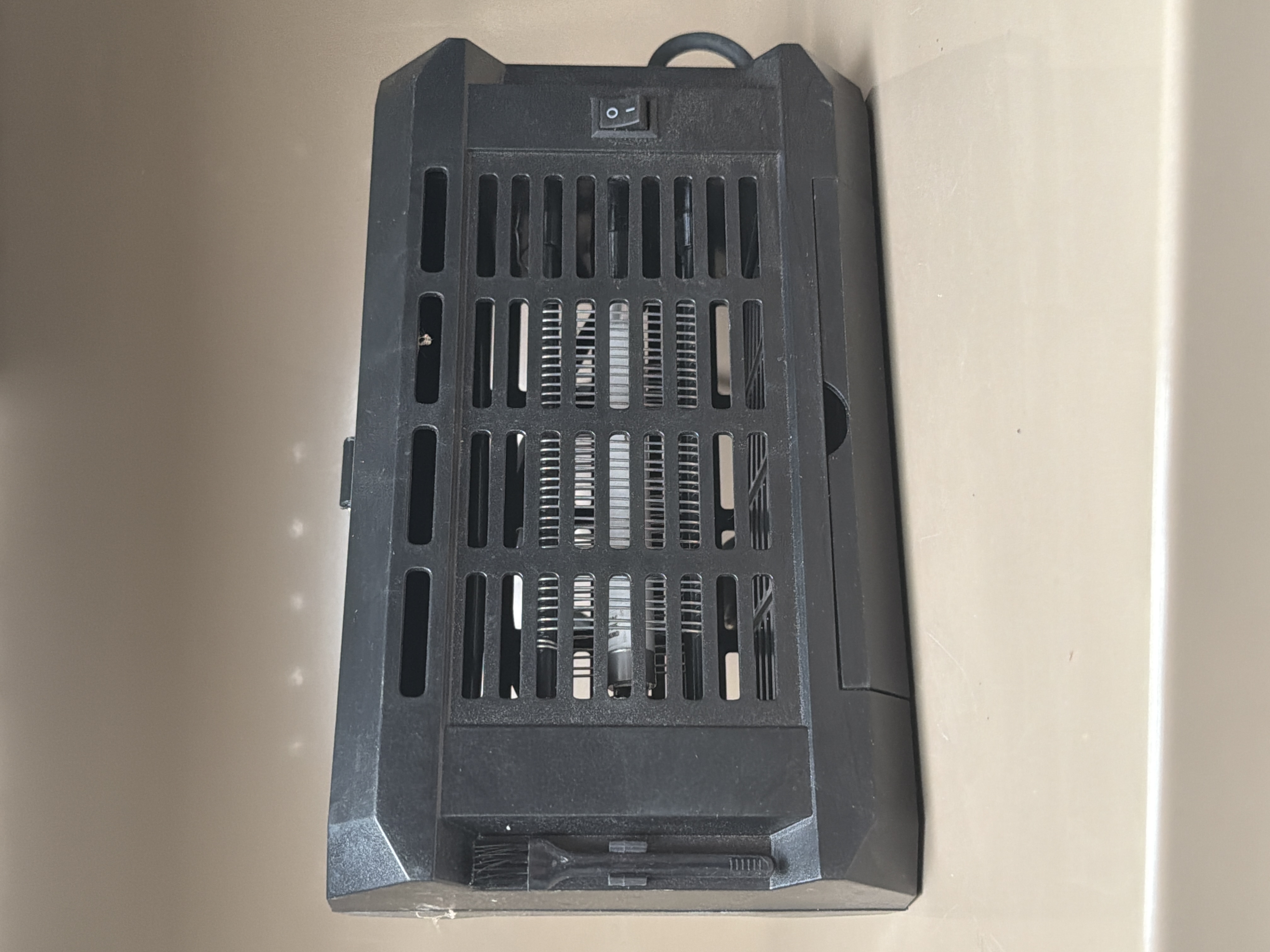 Lampe anti-moustique électrique à grille