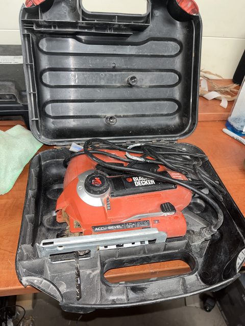 Scie sauteuse filaire Black+Decker KS900E Type 1 avec coffret