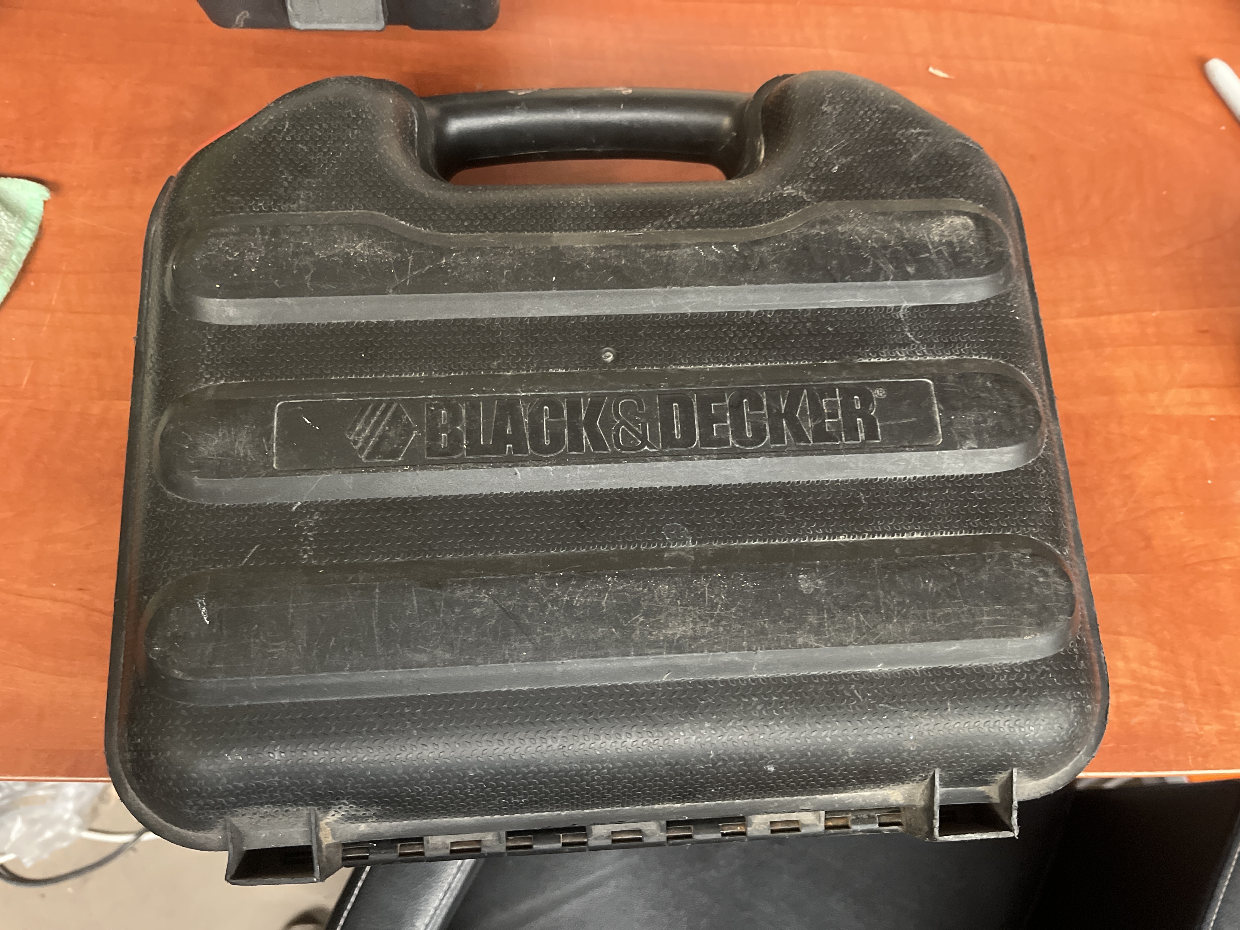 Scie sauteuse filaire Black+Decker KS900E Type 1 avec coffret — photo 3
