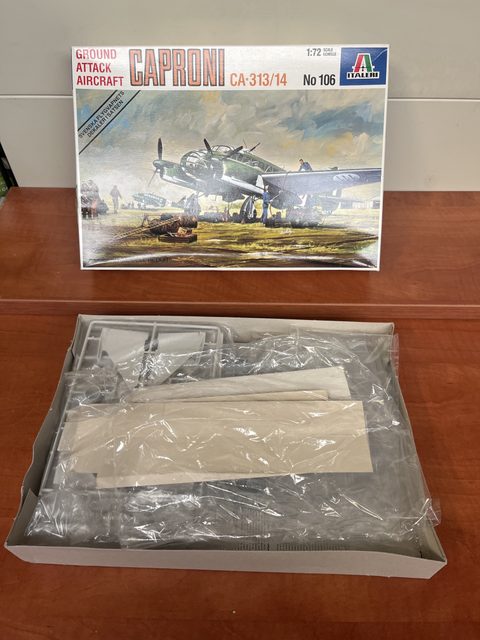 Maquette Italeri Caproni CA 313/314 1/72 Ground Attack Aircraft n°106