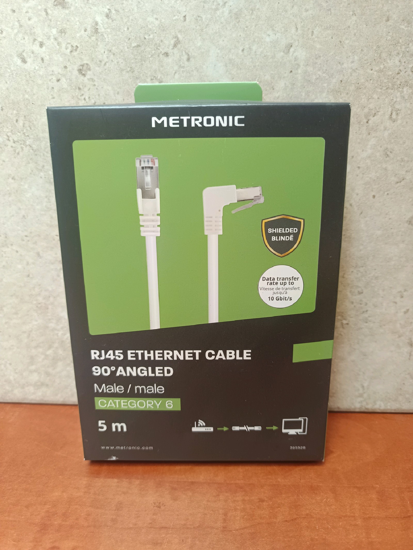 METRONIC RJ45 Ethernet 90° coudé - Câble Cat 6 mâle/mâle 5 m