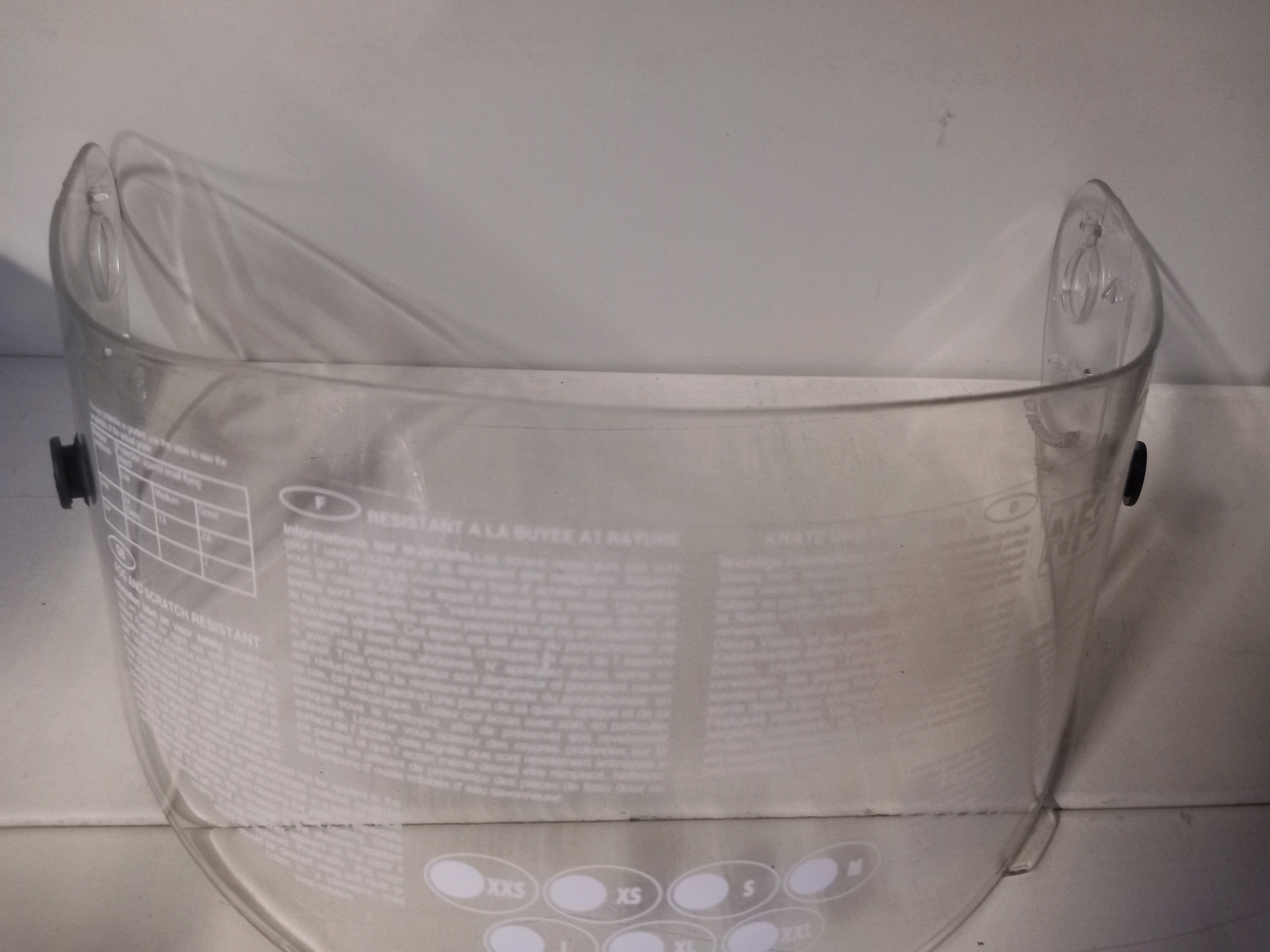 Visière de casque moto transparente (anti-buée, anti-rayures)