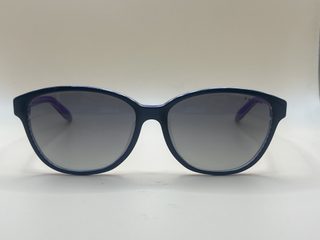 Lunettes de soleil monture bleue, verres fumés