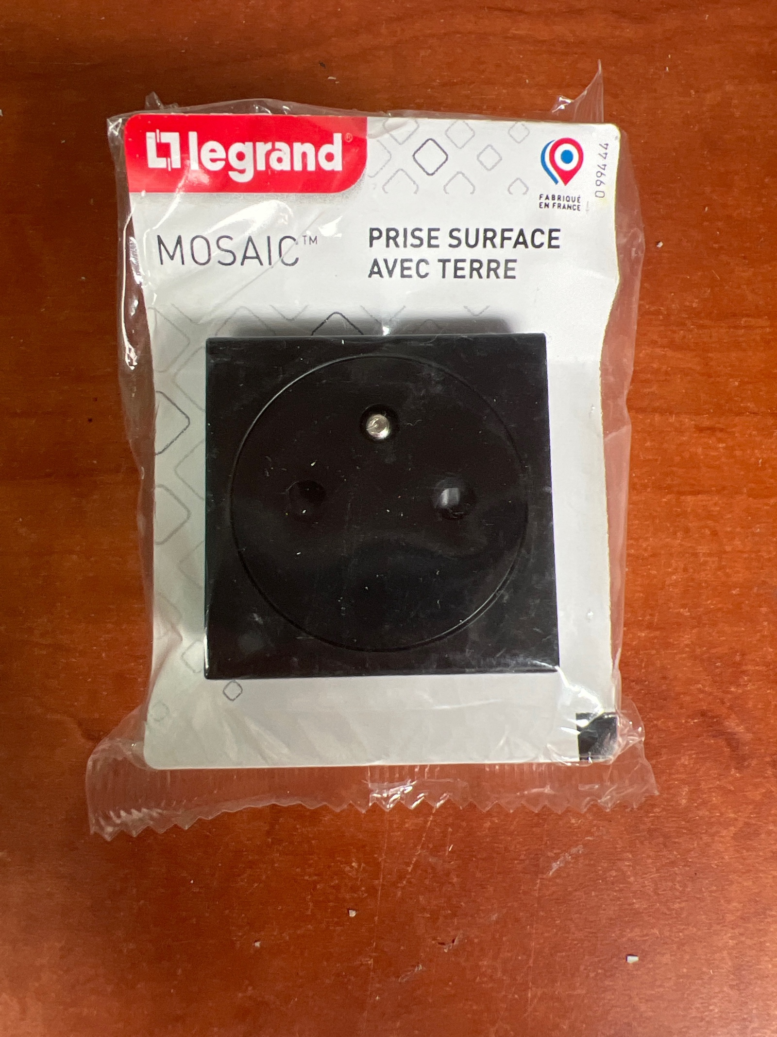 Legrand Mosaic prise de surface avec terre - noire