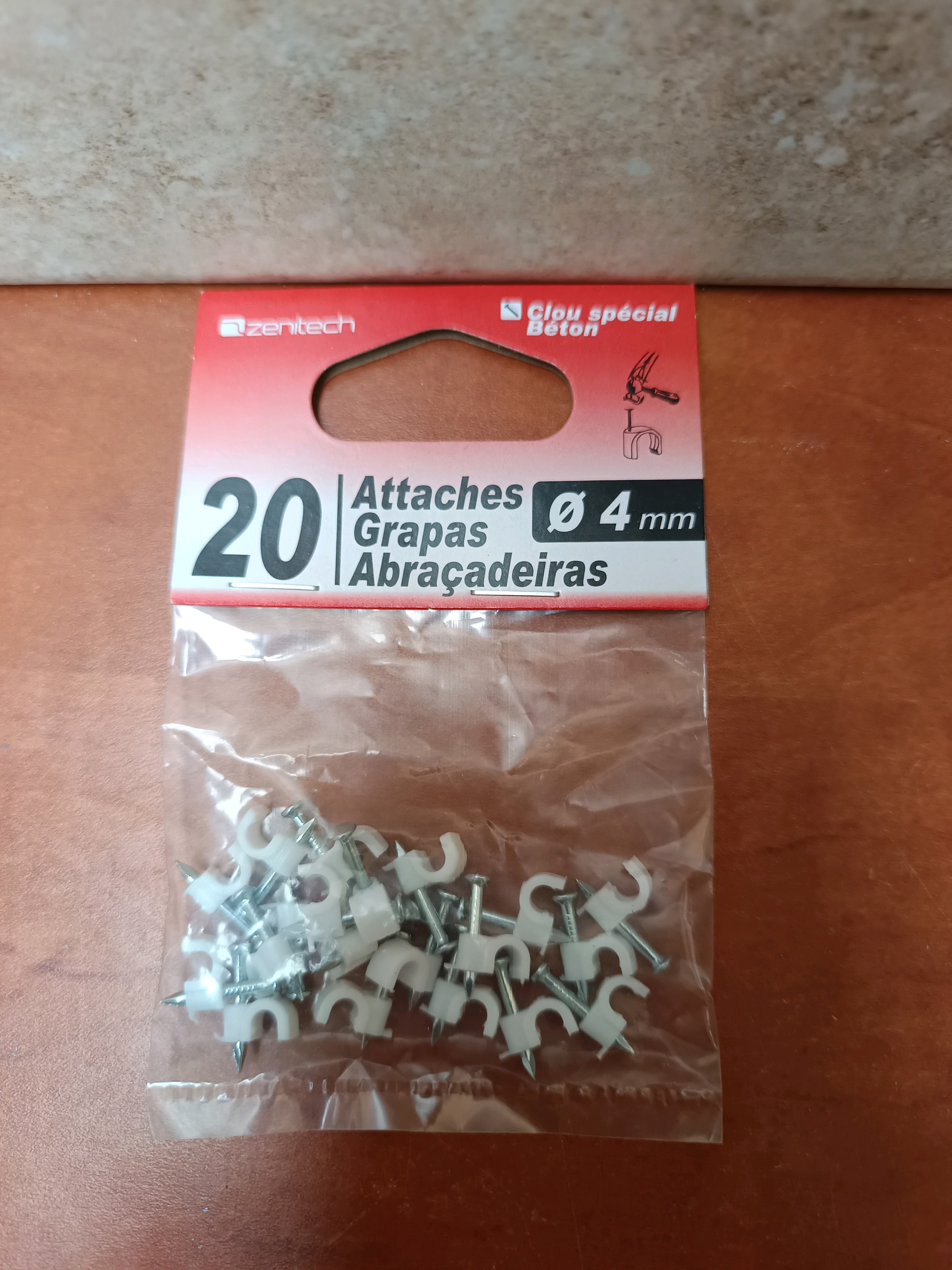 Zenitech attaches câble Ø 4 mm (x20) clou spécial béton