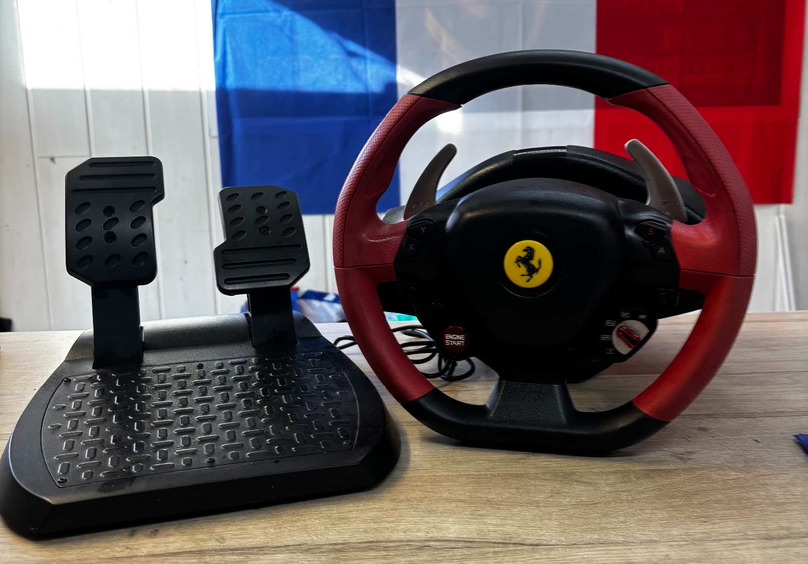 Thrustmaster Ferrari 458 Spider – Volant avec pédales pour Xbox One et PC