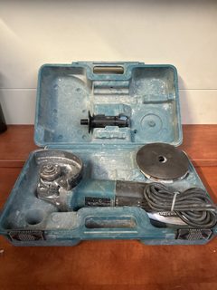 Makita 9558HNR Meuleuse d’angle Ø125 mm avec coffret