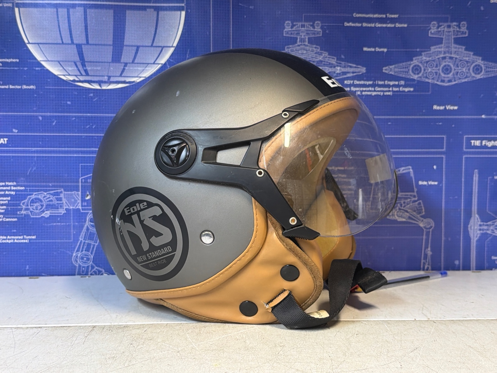 Casque jet Eole taille S (55-56 cm) avec visière claire
