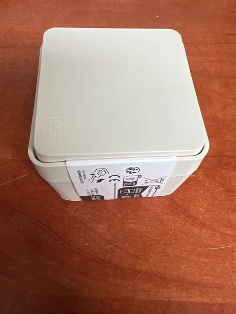 Debflex Cyklone poussoir IP55 6A 250V